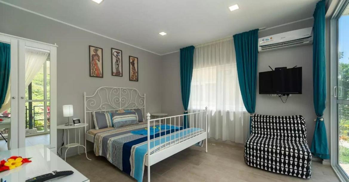 Takamakasky Villas Luaran gambar